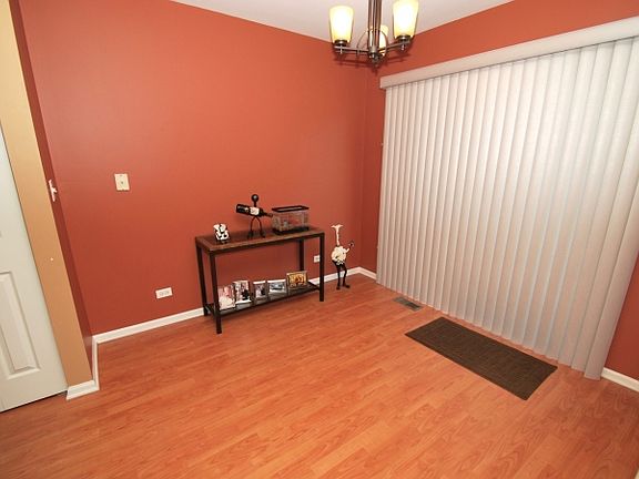 5th image of 2250 Foxmoor Ln