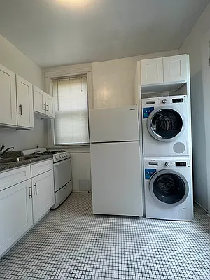 Rented by Peter R. Hungerford, LREB | media 27