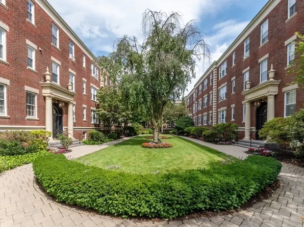 63 Babcock St #B1, Brookline, MA 02446