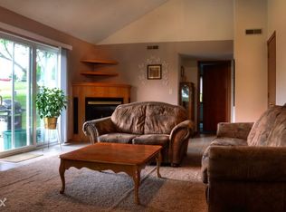 1401 Glenridge Dr, Prescott, WI 54021