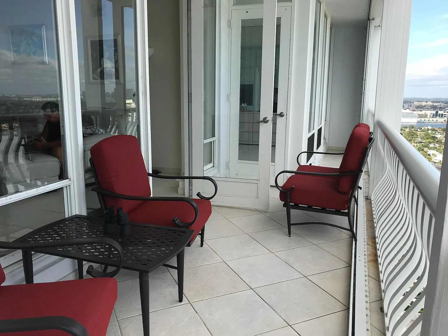 2200 S Ocean Ln — Photo 3