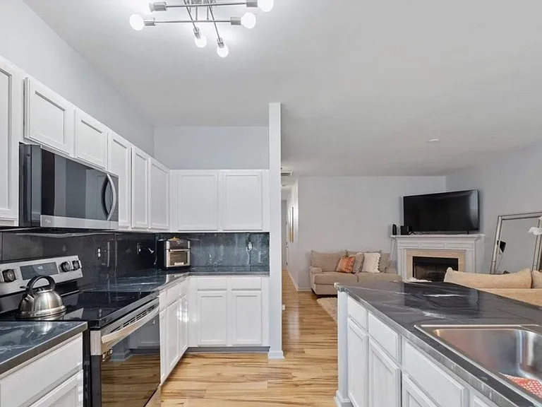 7148 Abbotts Glen Dr — Photo 14