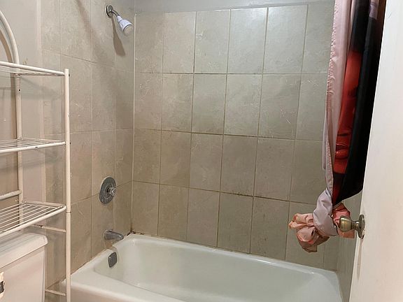 4th image of 4300 W Ford City Dr APT 707