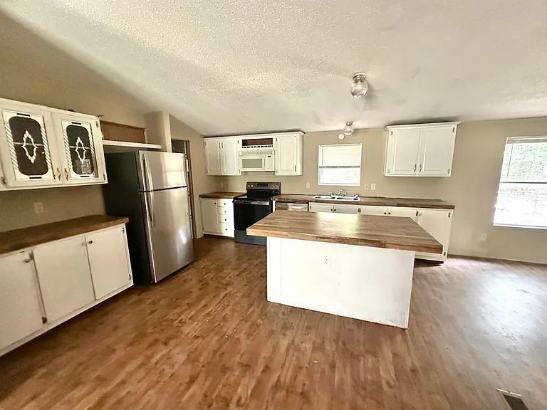 680 River Rd — Photo 8