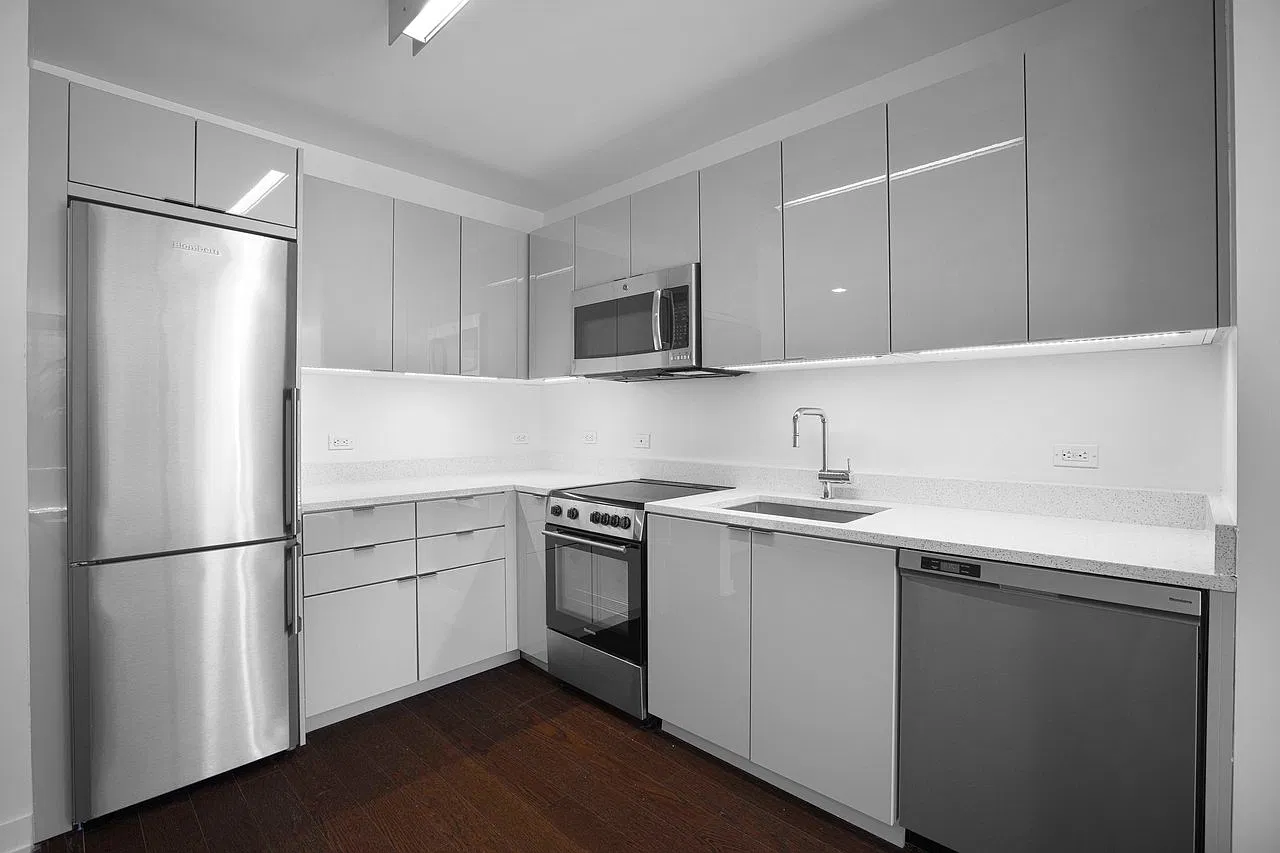 400 West 113th Street — Photo 4