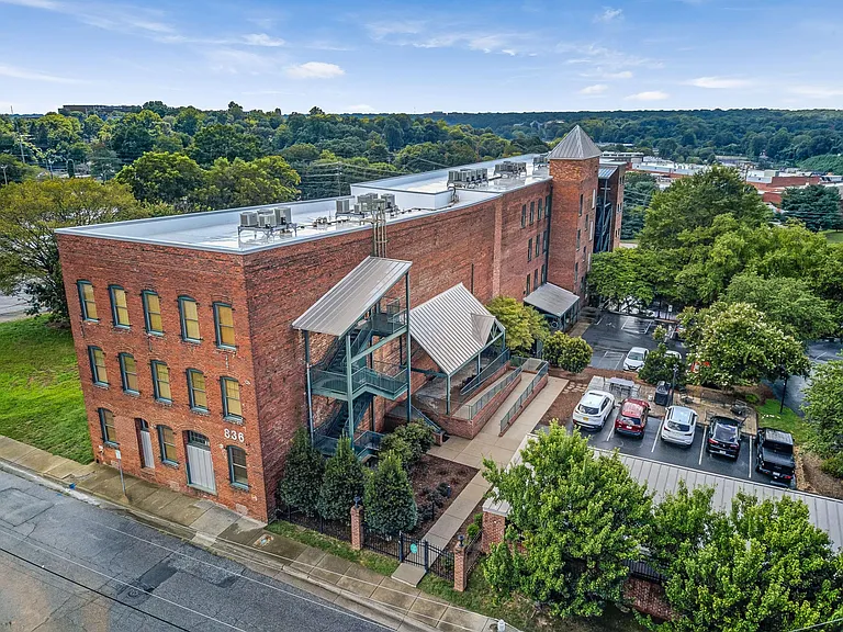 836 Oak St #500 — Photo 42
