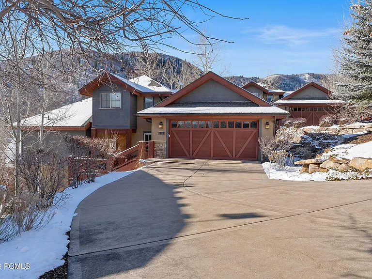 1239 W Links Dr — Photo 37