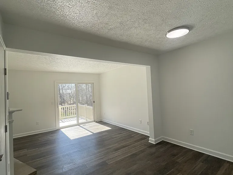 2158 Regency Dr — Photo 11
