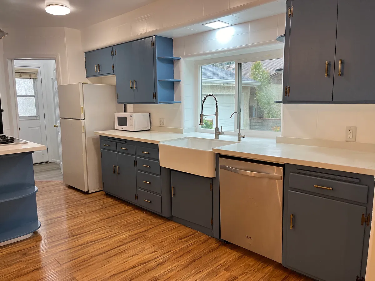 Building Photo - 4334 Oak Dr