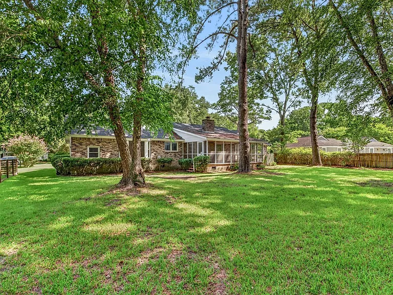 1037 Law Ln — Photo 30