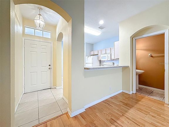 4th image of 3589 Country Pointe Pl
