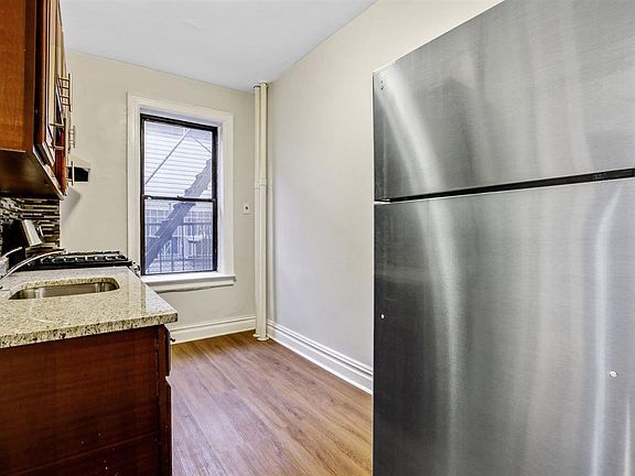 5th image of 100 Prospect St APT 104