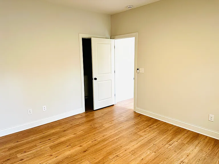 521 N Linwood Ave — Photo 18