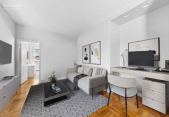 5th image of 141 Mulberry St APT E1