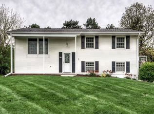 10925 Valley St, Omaha, NE 68144