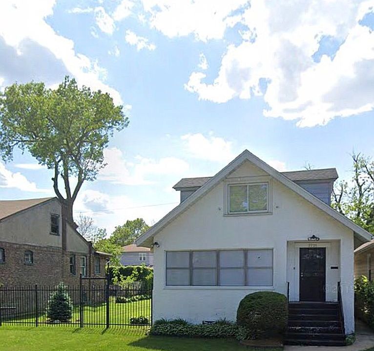 2nd image of 7728 S Oglesby Ave