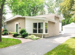 314 N Wilshire Ln, Arlington Heights, IL