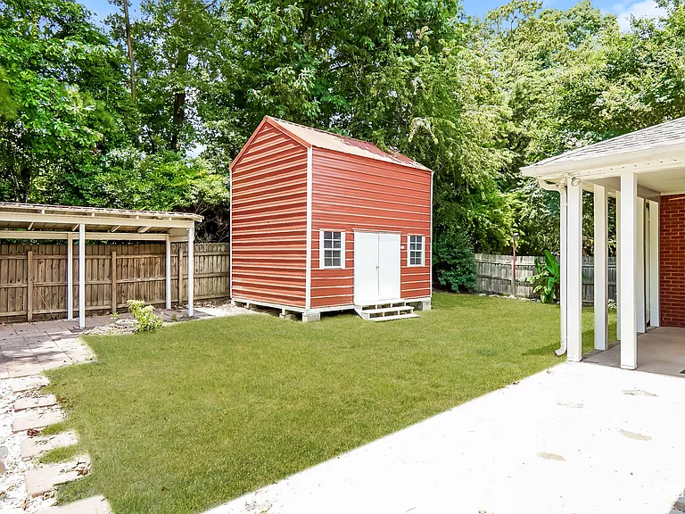 137 Daventry Dr — Photo 14