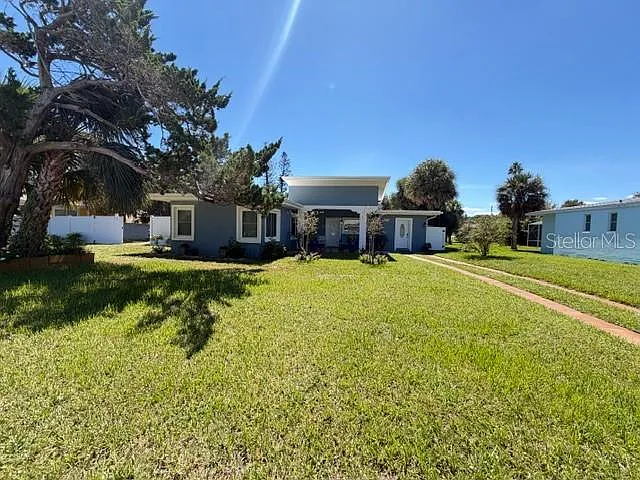 3 bed, 3.0 bath, 1588 sqft, $2,900 — Photo 1