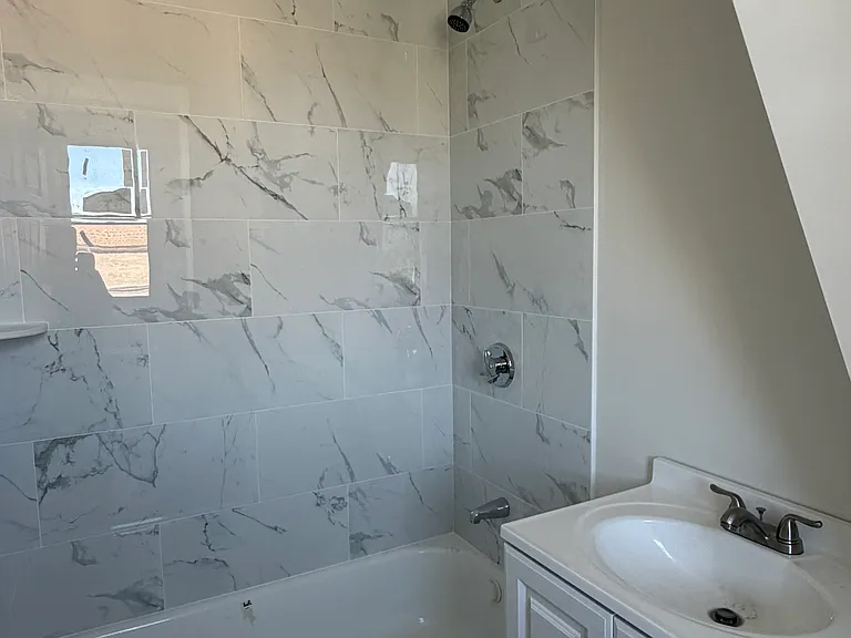 136 Winter St — Photo 3