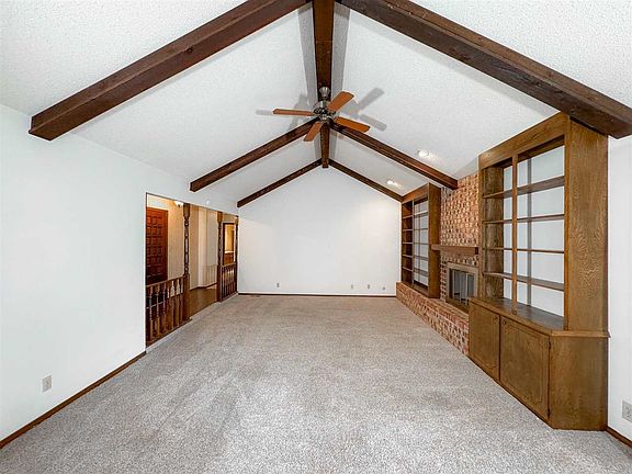 5th image of 412 Redbird Dr