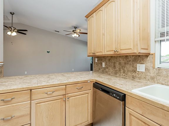 5th image of 17244 Plantation Dr