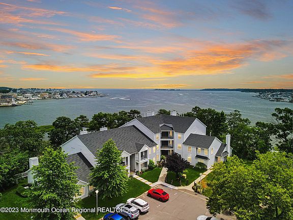 2nd image of 220 Waters Edge Drive