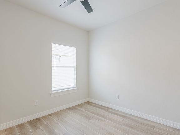 3rd image of 901 S 40th St #B