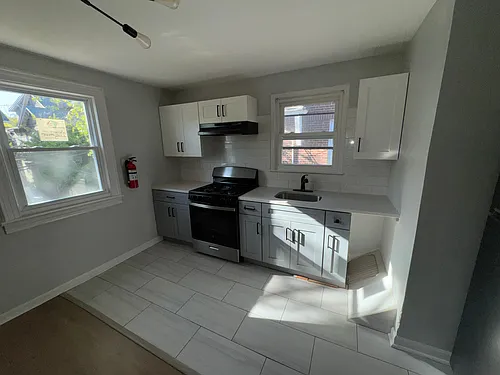 14 Poe Ave Photo 1