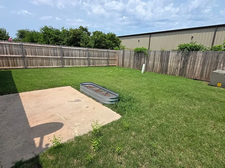 1716 W Palm Pl — Photo 29