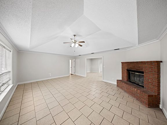 2nd image of 900 Pine Cone Cir
