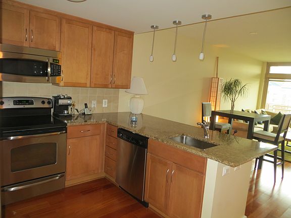 3rd image of 888 N Quincy St Unit 1104