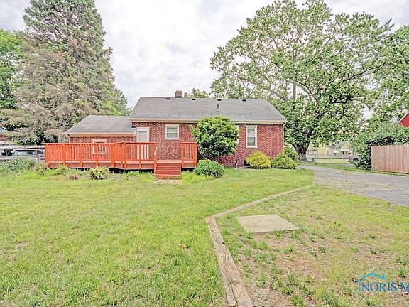 3rd image of 930 Fries Ave