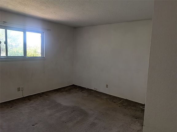 5th image of 13887 Oakmont Dr