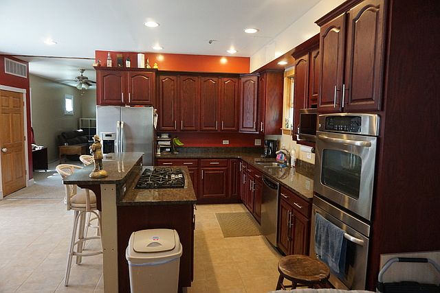 1st image of 513 N 2nd Ave