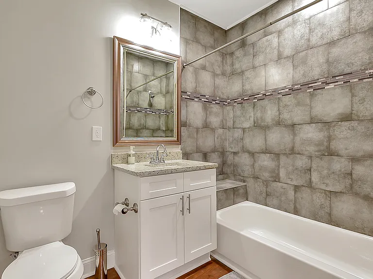 1378 Lakewood Ave SE — Photo 20