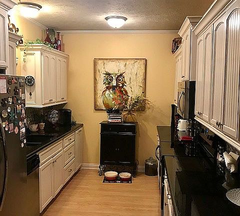 4th image of 3431 Garrett Ln