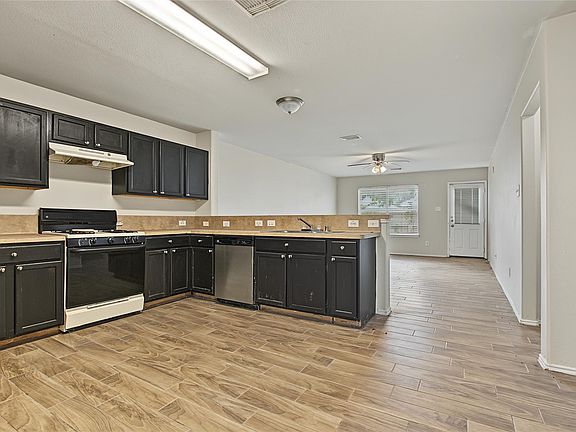 3rd image of 7615 Yucca Field Dr
