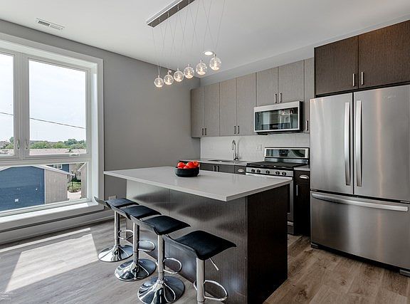 2nd image of 250 S Oakley Ave #2W