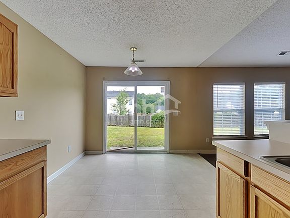 4th image of 5023 Holdsworth Dr