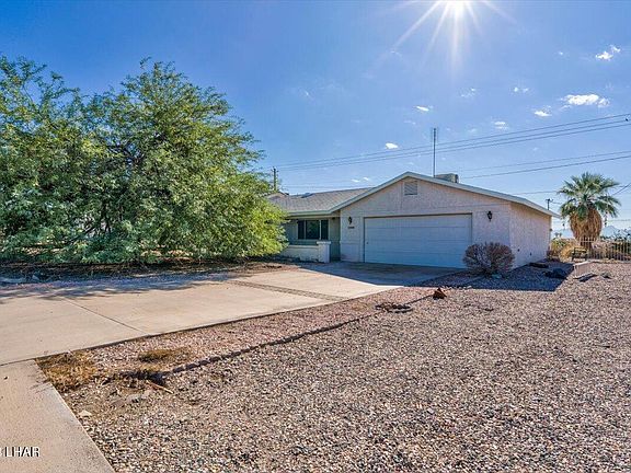 2nd image of 2880 Arabian Dr
