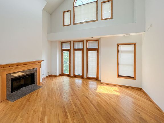 2nd image of 2743 N Southport Ave #3S