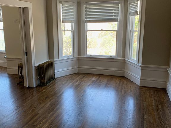 3rd image of 2201 California St APT 33