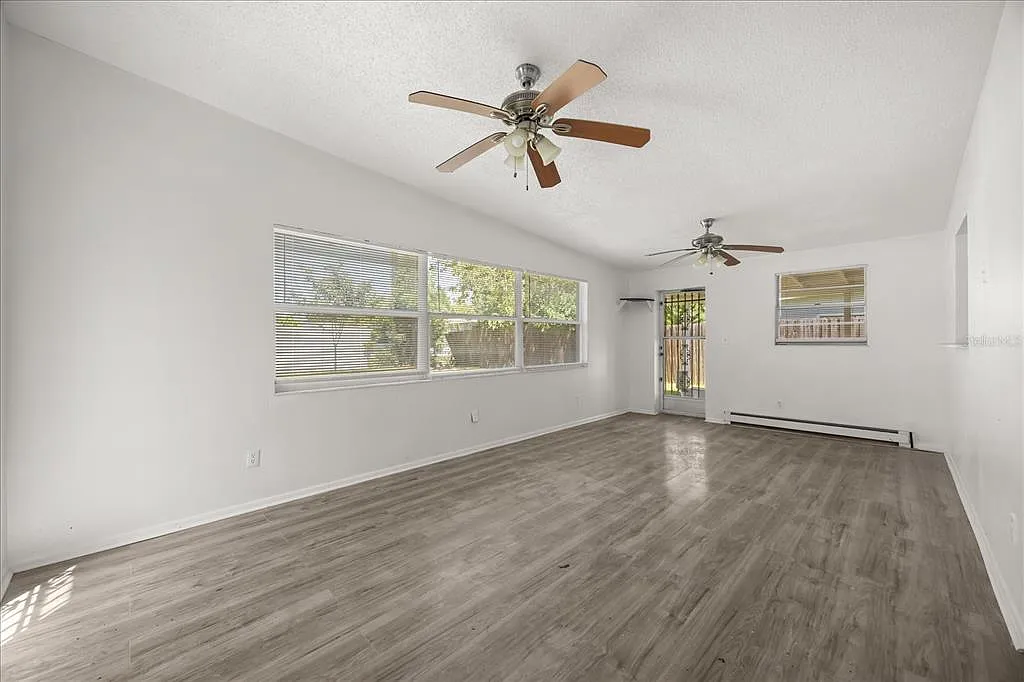 4 bed, 2.0 bath, 1627 sqft, $2,500 — Photo 3