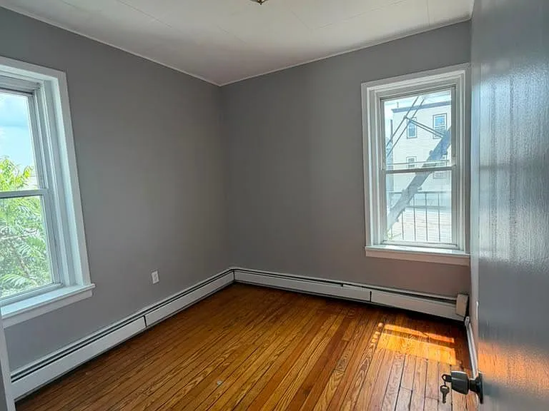 232 Inslee Pl #2R — Photo 6