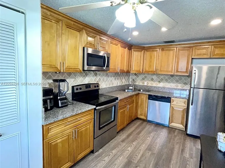 164 Meadows Dr #164 — Photo 6