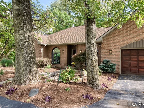3rd image of 424 Lehigh Dr SE