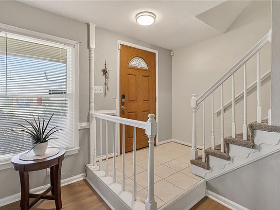 5th image of 2122 Lyndora Rd