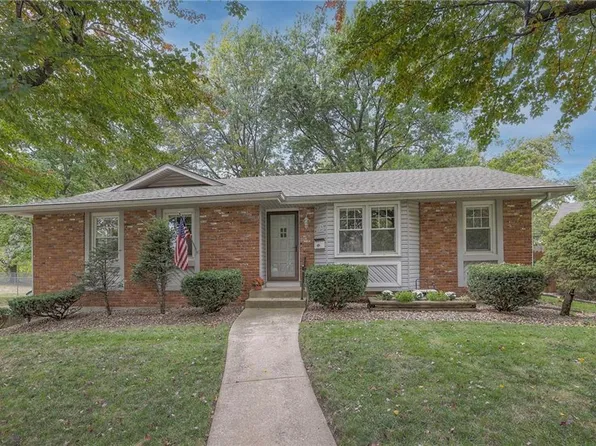 8246 Eby St, Overland Park, KS 66204