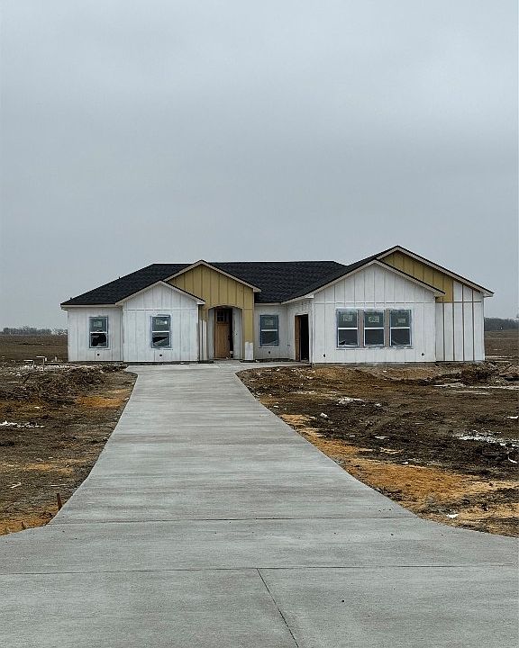 1st image of 420 Chambers Creek Trl